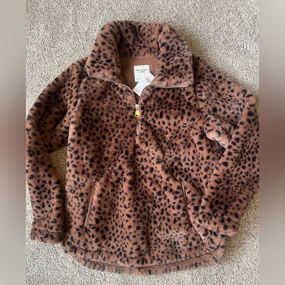 Womens Abercrombie and Fitch cheetah pullover size medium